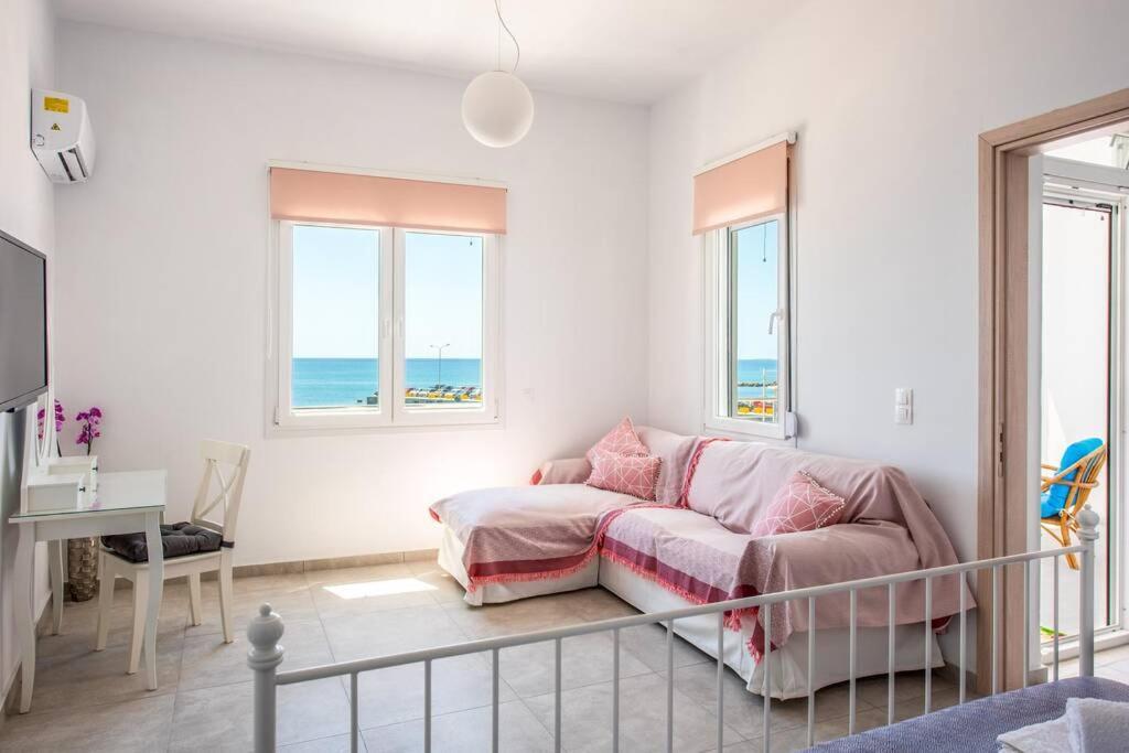 Amazing Seafront Suite Ierapetra  Bagian luar foto