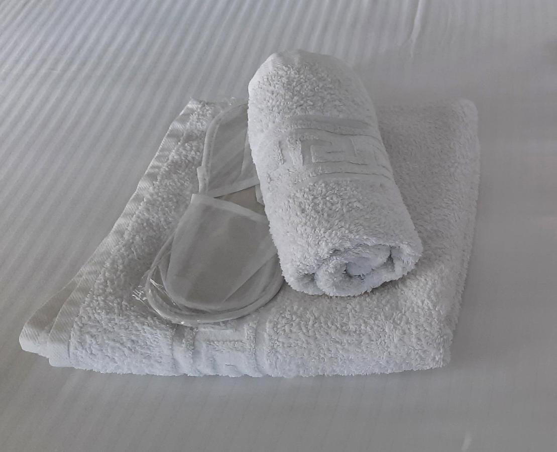 Amazing Seafront Suite Ierapetra  Bagian luar foto